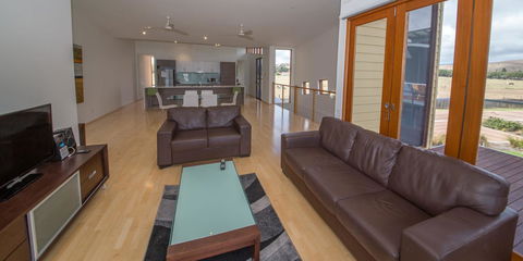 South Shores Yellowfin Villa 96 - South Shores Normanville - Accommodation Port Macquarie 1