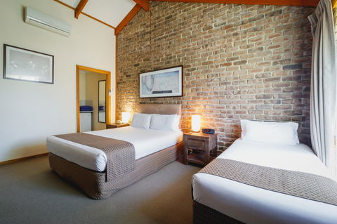 The Lodge By Manna - Accommodation Port Macquarie 8