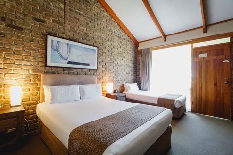 The Lodge By Manna - Accommodation Port Macquarie 9