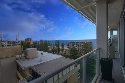 Glenelg Skyline Penthouse - Accommodation Port Macquarie 5