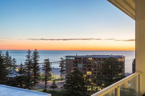 Glenelg Skyline Penthouse - Accommodation Port Macquarie 3