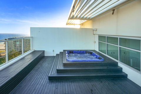Glenelg Skyline Penthouse - Accommodation Port Macquarie 15
