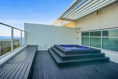 Glenelg Skyline Penthouse - Accommodation Port Macquarie 16