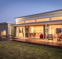 Middle River Beach House - East Wing - Accommodation Port Macquarie