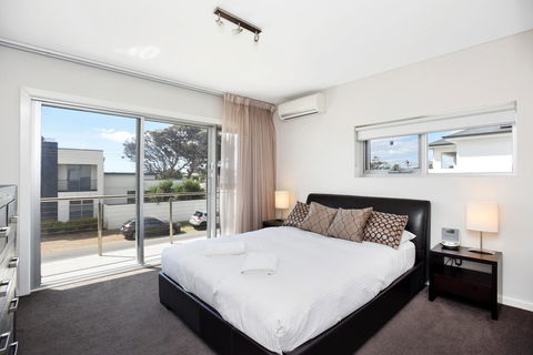 Esplanade Escape - Accommodation Port Macquarie 14