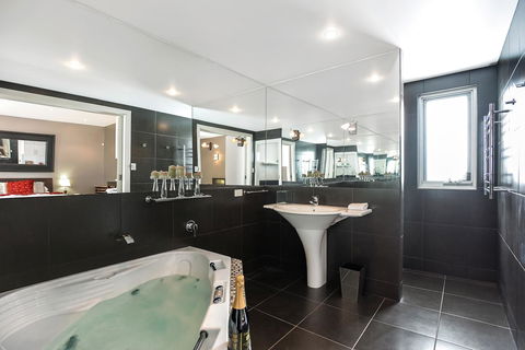 Esplanade Escape - Accommodation Port Macquarie 7