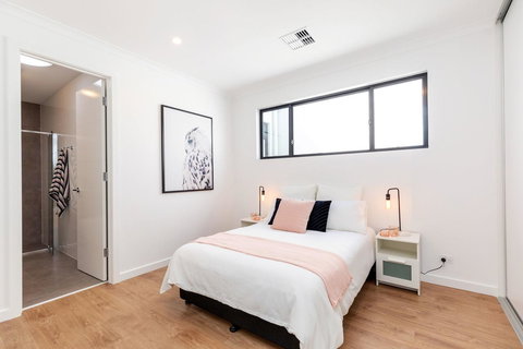 Brand New Affordable Luxury 3 Bedroom 3 Bathrooms House Close To Adelaide City, Chinatown, Beach, Adelaide Airport - Accommodation Port Macquarie 0