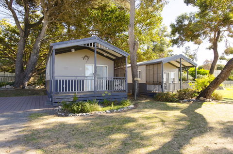 Lakeside Tourist Park - Accommodation Port Macquarie 2