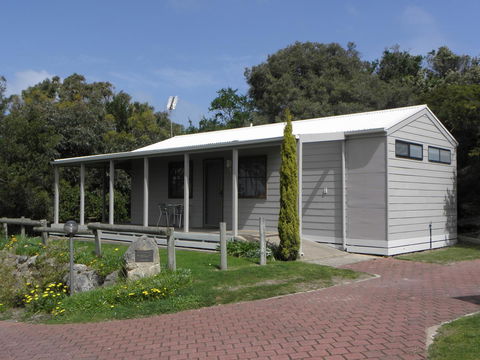 Lakeside Tourist Park - Accommodation Port Macquarie 1