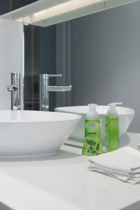Ther-Rich Elegant 1BR Apartment In Walkerville - Accommodation Port Macquarie 24