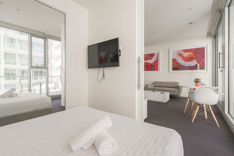 Ther-Rich Elegant 1BR Apartment In Walkerville - Accommodation Port Macquarie 3
