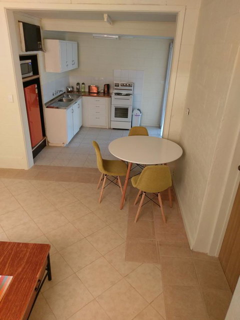 Desert Gum Retreat Gough St - Accommodation Port Macquarie 16