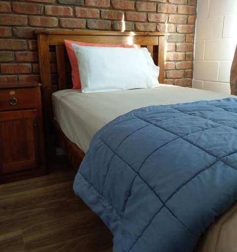 Desert Gum Retreat Gough St - Accommodation Port Macquarie 11