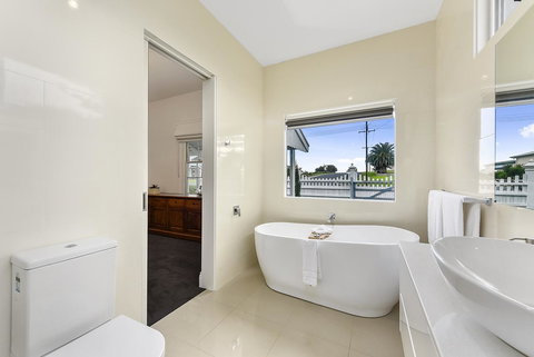 Railway Cottage In Beachport - Accommodation Port Macquarie 3