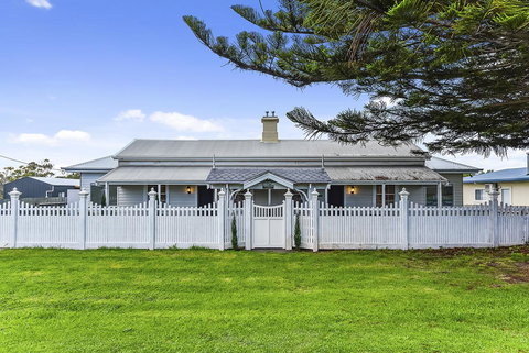 Railway Cottage In Beachport - Accommodation Port Macquarie 4