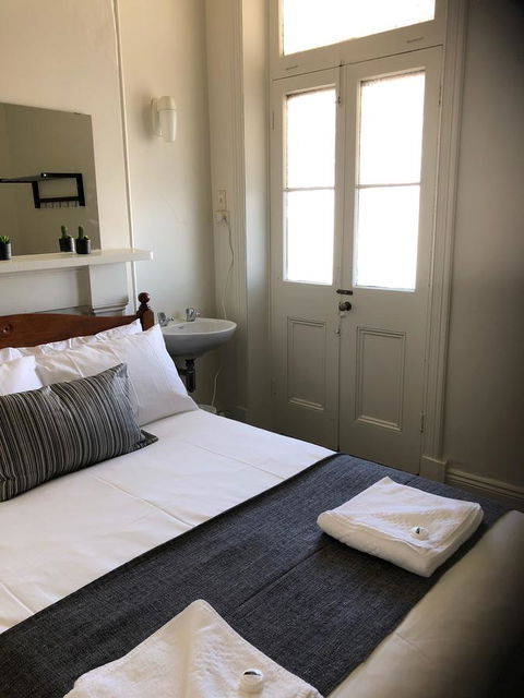 Cornwall Hotel - Accommodation Port Macquarie 7