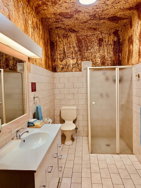 Desert Cave Hotel - Accommodation Port Macquarie 6