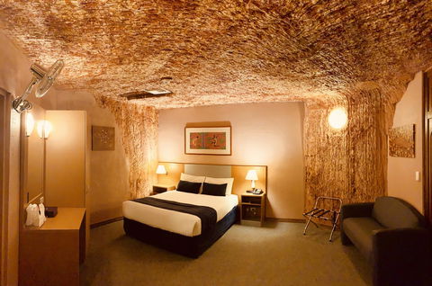 Desert Cave Hotel - Accommodation Port Macquarie 11