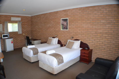 Deer Park Motor Inn Armidale - Accommodation Port Macquarie 3