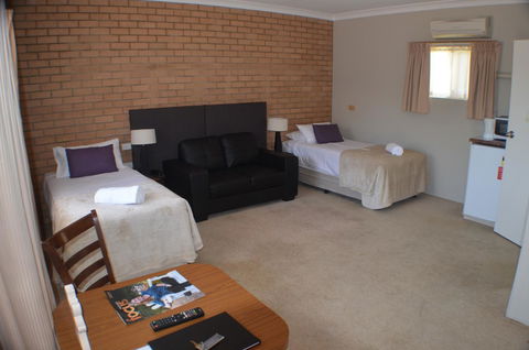 Deer Park Motor Inn Armidale - Accommodation Port Macquarie 11