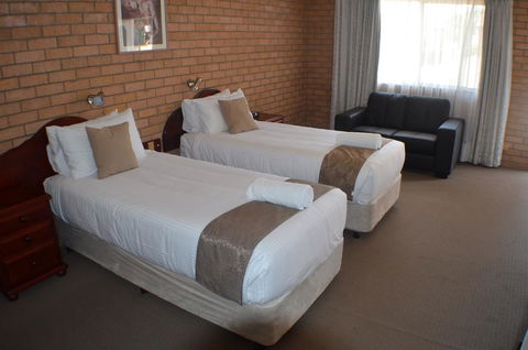 Deer Park Motor Inn Armidale - Accommodation Port Macquarie 4