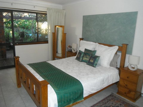 Linger Longer Vineyard - Accommodation Port Macquarie 5