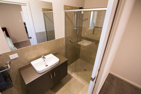 Serene Shores - Accommodation Port Macquarie 11