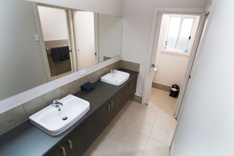 Serene Shores - Accommodation Port Macquarie 8