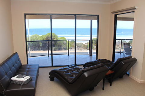 The Lighthouse - Beachfront Accommodation - Accommodation Port Macquarie 5