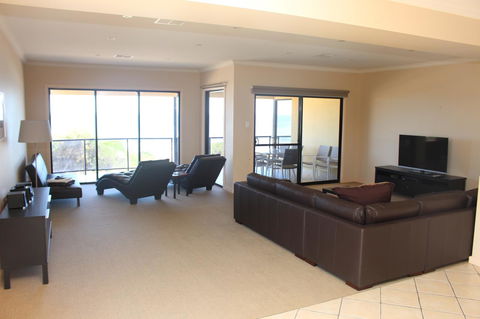 The Lighthouse - Beachfront Accommodation - Accommodation Port Macquarie 2