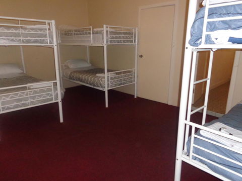 Adelaide Backpackers And Travellers Inn - Accommodation Port Macquarie 2