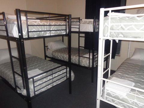 Adelaide Backpackers And Travellers Inn - Accommodation Port Macquarie 1