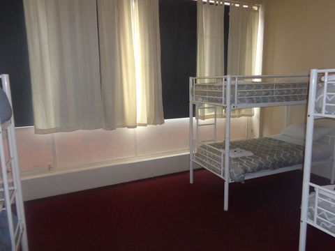Adelaide Backpackers And Travellers Inn - Accommodation Port Macquarie 3