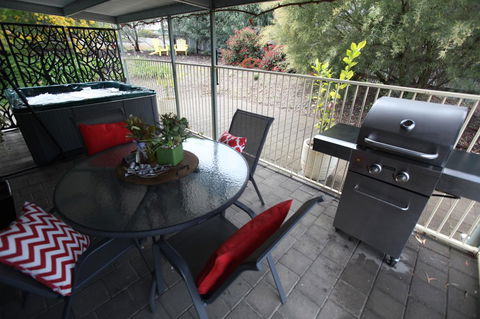 One Tree Bed And Breakfast - Accommodation Port Macquarie 3
