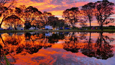 Coonawarra Bubble Tents - Accommodation Port Macquarie 3