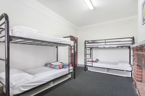 The Emperors Crown Hostel - Accommodation Port Macquarie 7