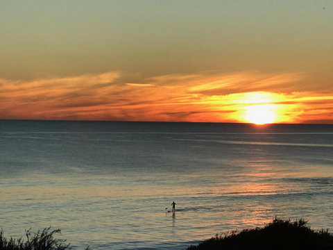 Cottesloe Beachfront Ocean View Apartment - Accommodation Port Macquarie 4