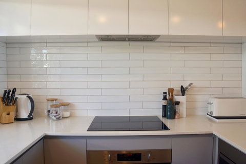 Cottesloe Beachfront Ocean View Apartment - Accommodation Port Macquarie 11