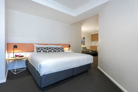 Oaks Perth Hotel - Accommodation Port Macquarie 2