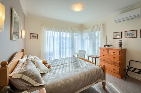 Glenelg On King Bed & Breakfast - Accommodation Port Macquarie 1