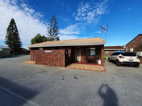 Ocean Beach Chalet 18 - Accommodation Port Macquarie 5