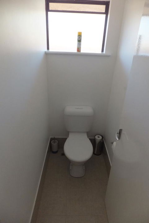 Ocean Beach Chalet 18 - Accommodation Port Macquarie 19