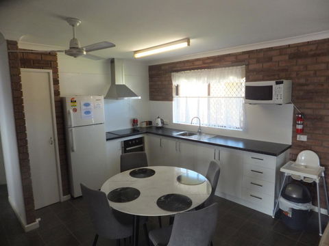 Ocean Beach Chalet 18 - Accommodation Port Macquarie 16