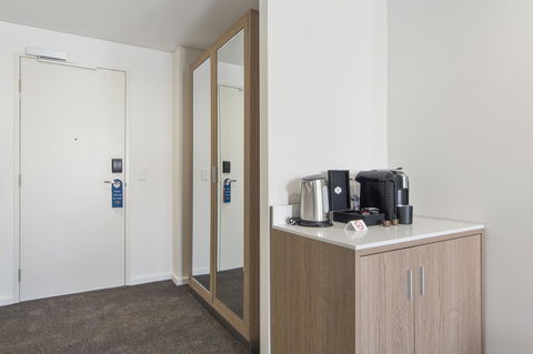 Metro Hotel Perth - Accommodation Port Macquarie 1
