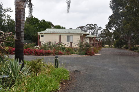 Mount Barker Valley Views Motel & Chalets, Western Australia - Accommodation Port Macquarie 32