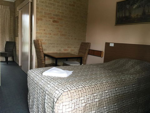 Mount Barker Valley Views Motel & Chalets, Western Australia - Accommodation Port Macquarie 8