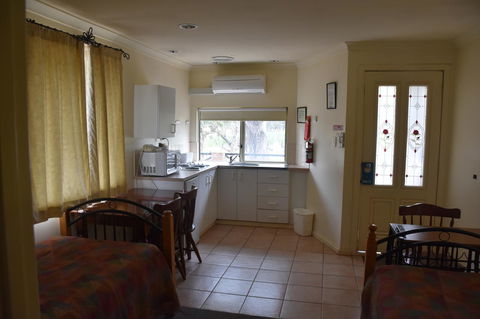 Mount Barker Valley Views Motel & Chalets, Western Australia - Accommodation Port Macquarie 38