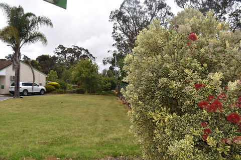 Mount Barker Valley Views Motel & Chalets, Western Australia - Accommodation Port Macquarie 24