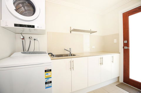 Calming Waters - Pet Friendly - Community Pool - Accommodation Port Macquarie 24