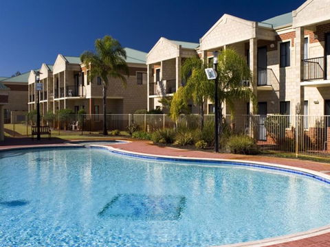 Country Comfort Perth - Accommodation Port Macquarie 0